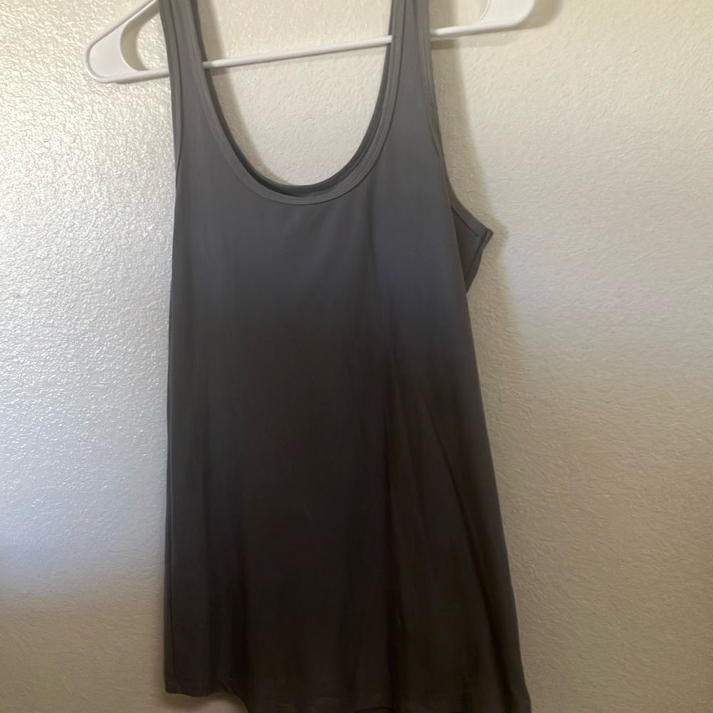 FINAL MARKDOWN No boundaries tank top large